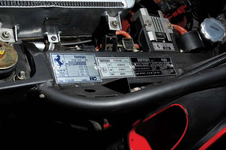  Ferrari F40 1991 года  (фото 14 из 50)